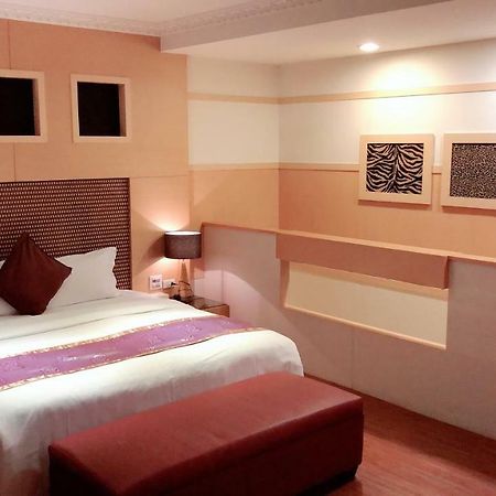 Jungle City Motel Chiayi Exterior foto
