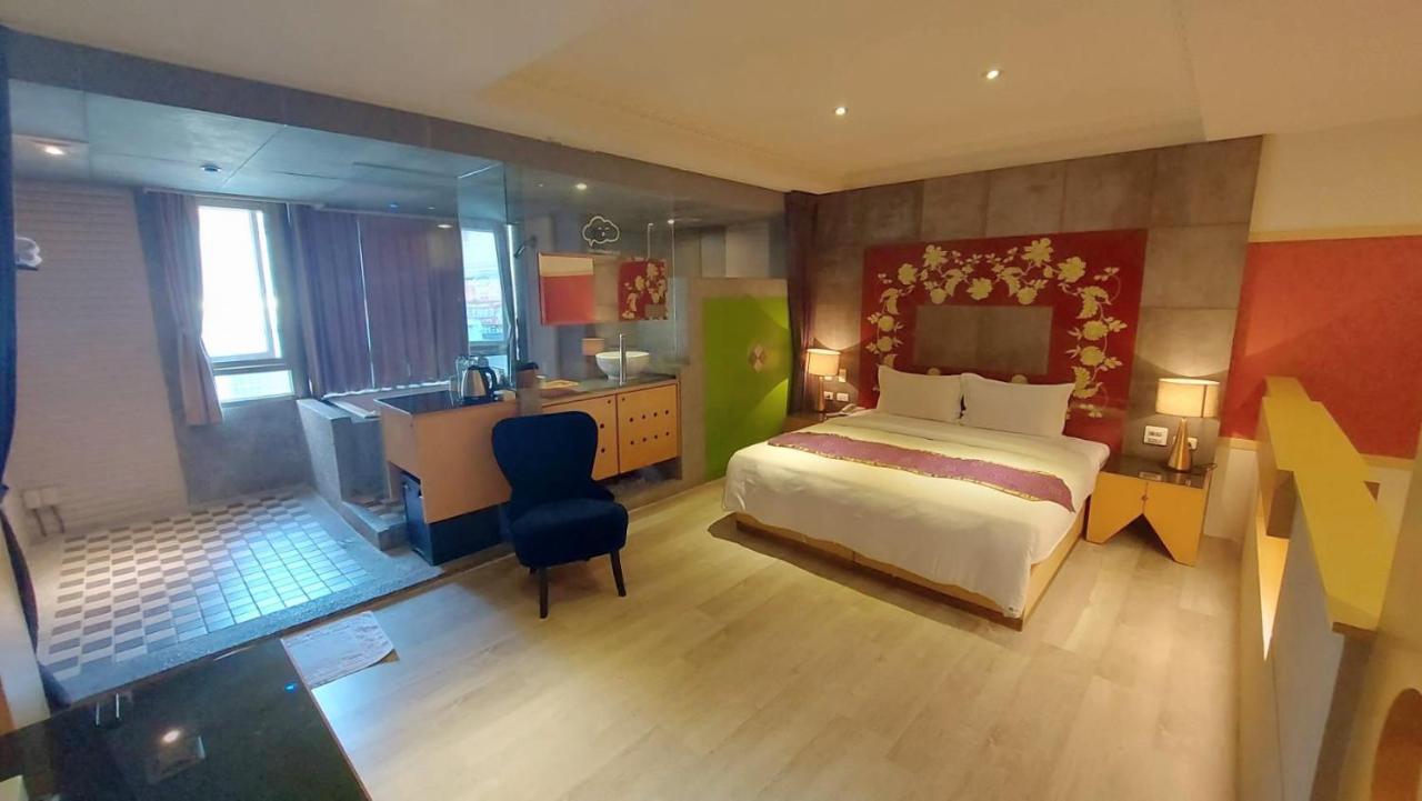Jungle City Motel Chiayi Exterior foto