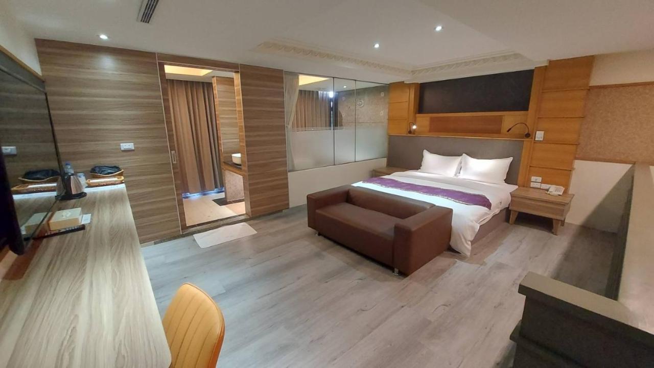 Jungle City Motel Chiayi Exterior foto