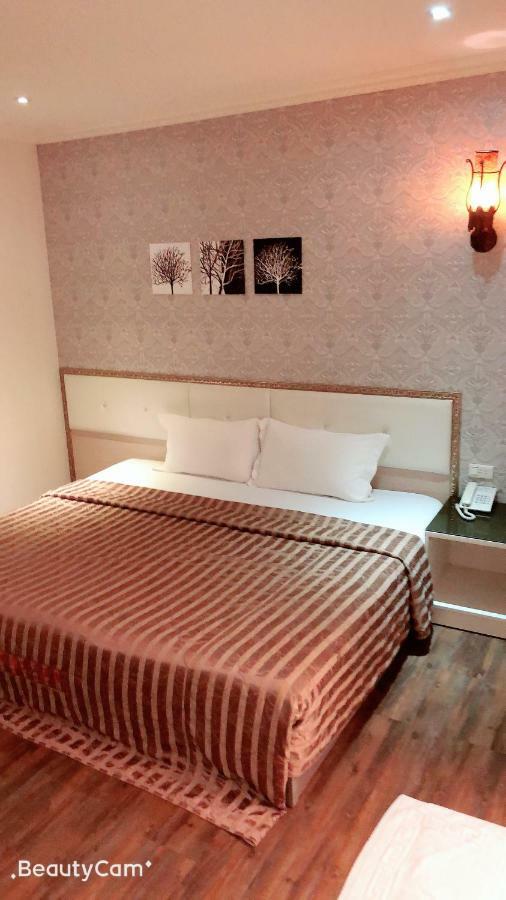 Jungle City Motel Chiayi Exterior foto