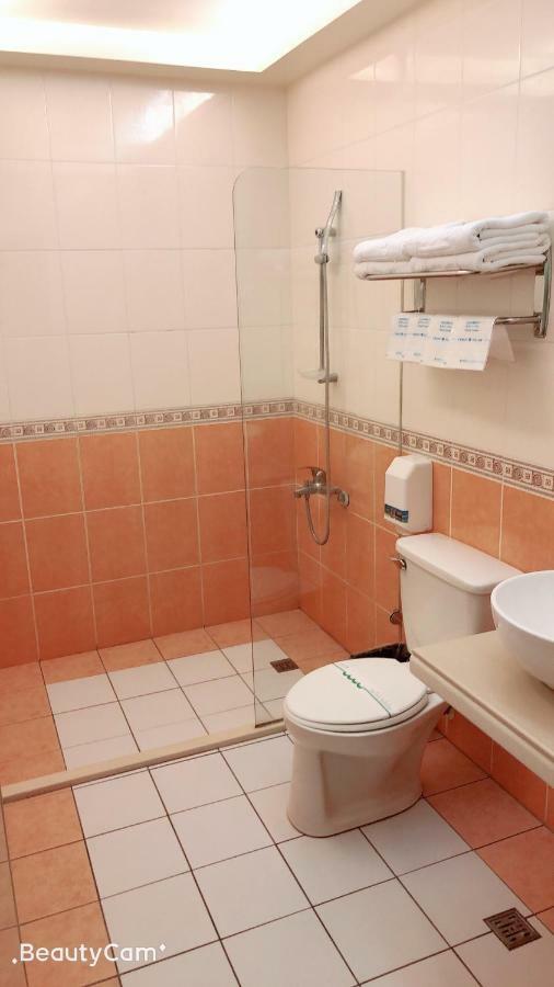 Jungle City Motel Chiayi Exterior foto