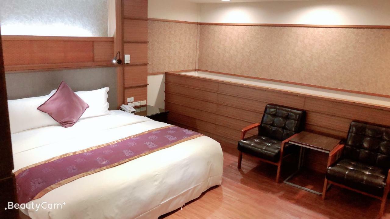 Jungle City Motel Chiayi Exterior foto